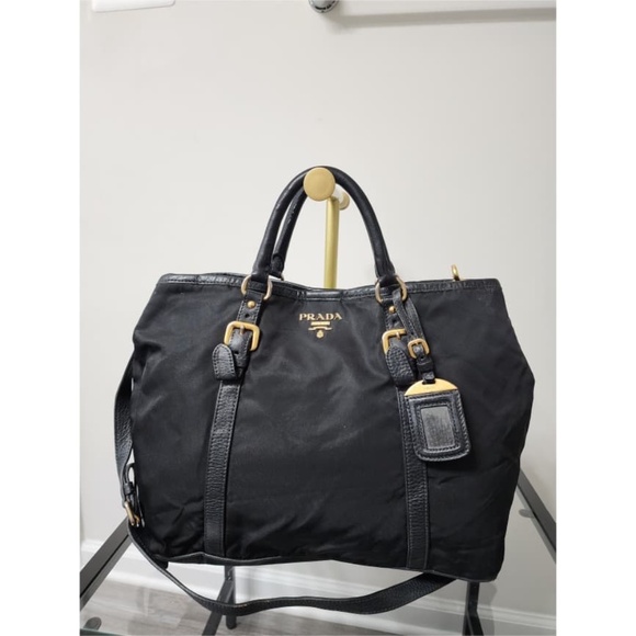 This authentic Prada Tessuto & Vitello Daino Nylon Shopping Tote Bag Black is in - Picture 1 of 12